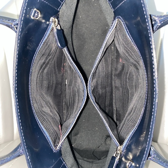 Tod’s Tote - Picture 12 of 15